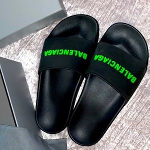 Balenciaga slides green/black
